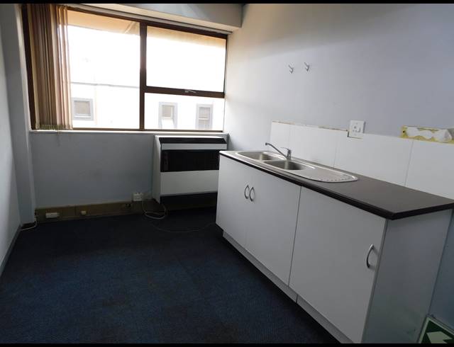 684M² OFFICE TO LET IN FERNDALE